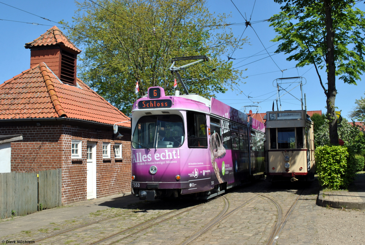 7553 und 202 am Bahnhof