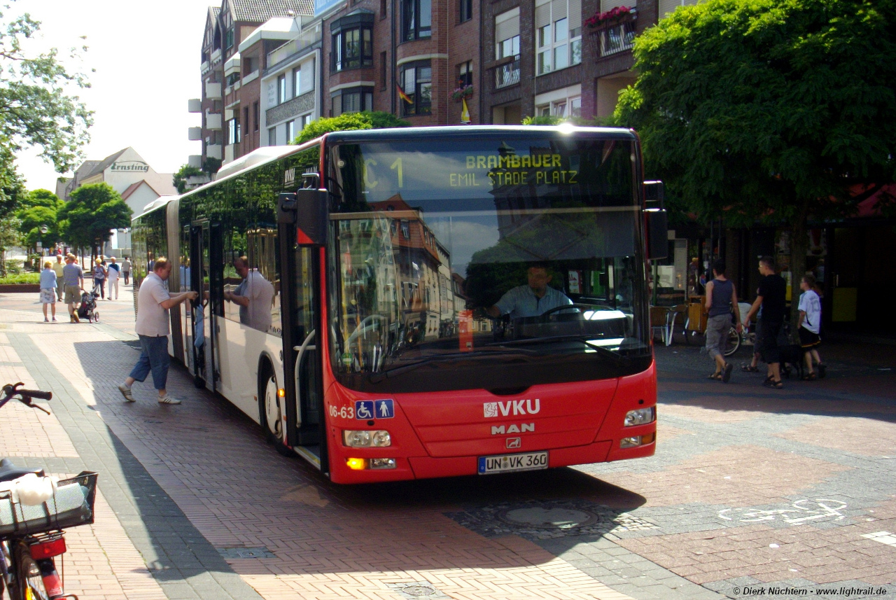 06-63 (UN VK 360) · Persiluhr