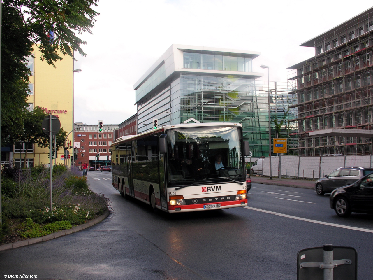 98-06 (COE RV 450) auf der Herwarthstraße