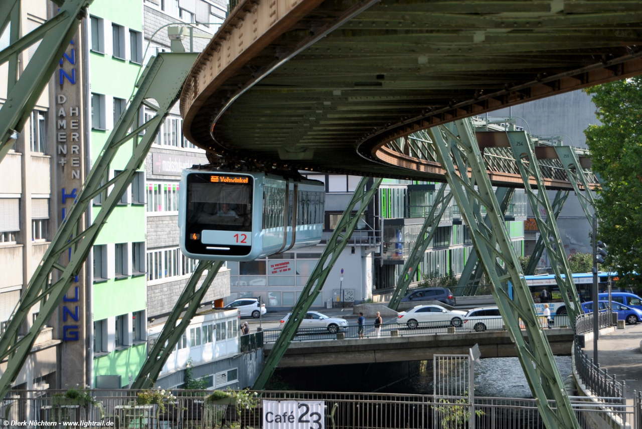 12 · Hauptbahnhof