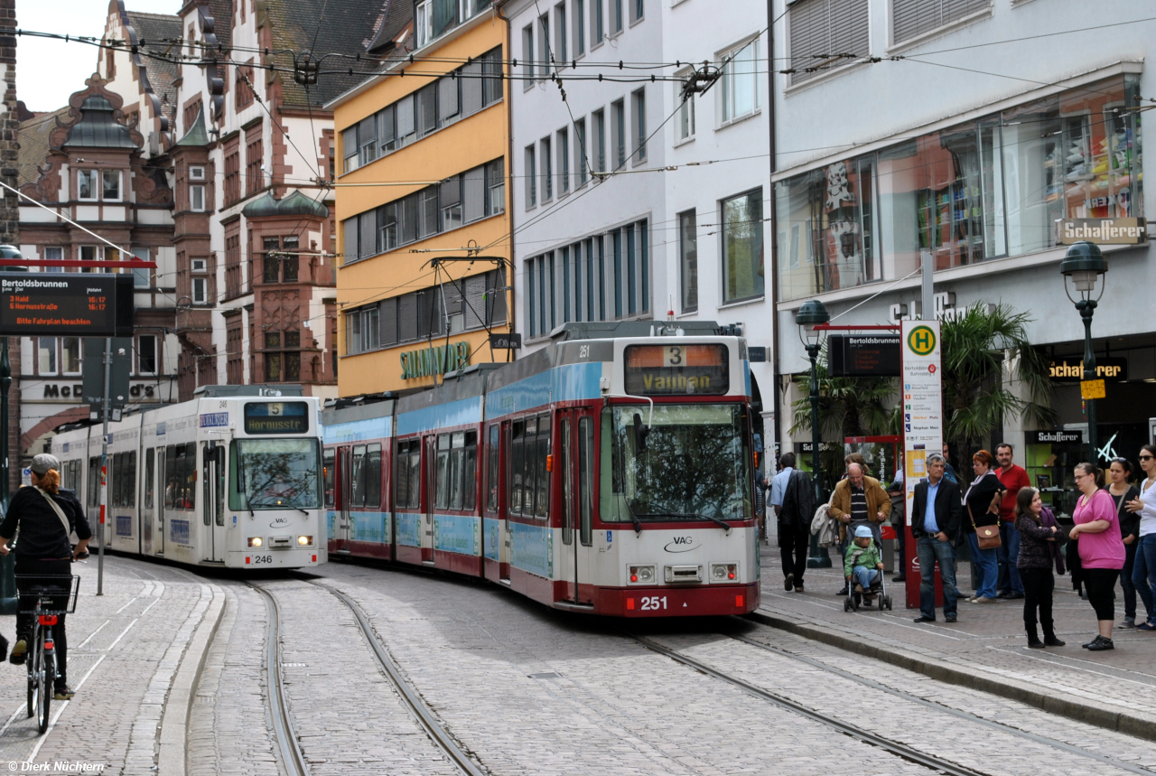 246 und 251 · Bertoldsbrunnen