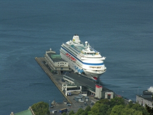 AIDAcara am Cruise Terminal Bergen